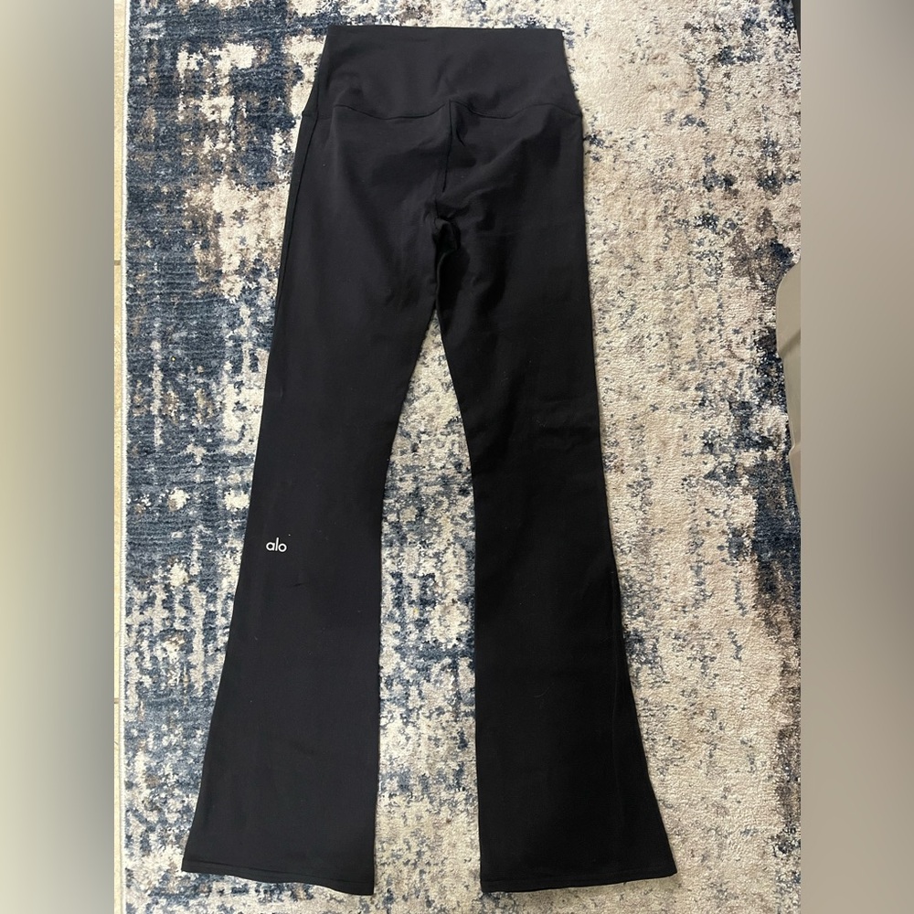 Alo flare pants. Size XS black